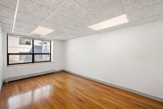 3-21 Lincoln St, Newton, MA à louer Photo intérieure- Image 1 de 2