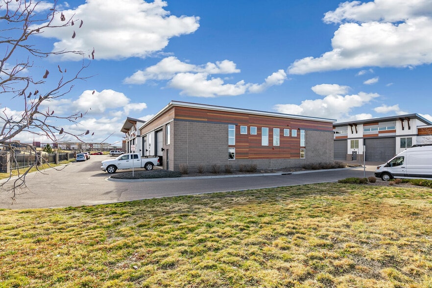 18233 Lincoln Meadows Pky, Parker, CO à vendre - Photo du bâtiment - Image 3 de 26