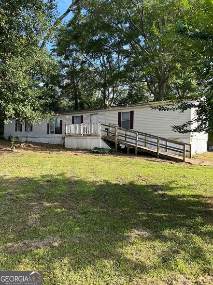 54 Skyland Dr W, Locust Grove, GA à vendre - Photo du bâtiment - Image 2 de 8