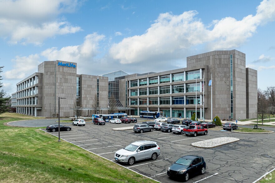 1300 Hall Blvd, Bloomfield, CT à vendre - Photo principale - Image 1 de 22