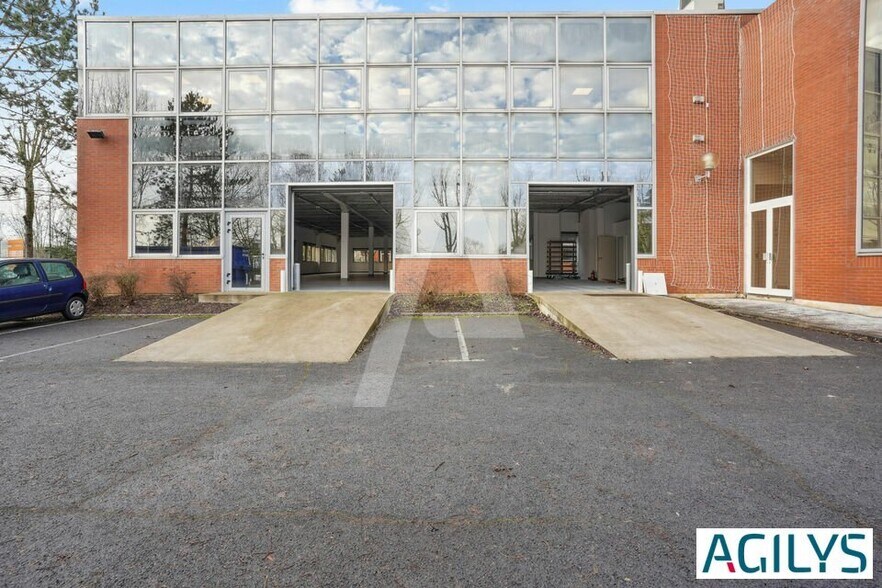 9 Avenue Du Canada, Les Ulis à louer - Photo du bâtiment - Image 3 de 6
