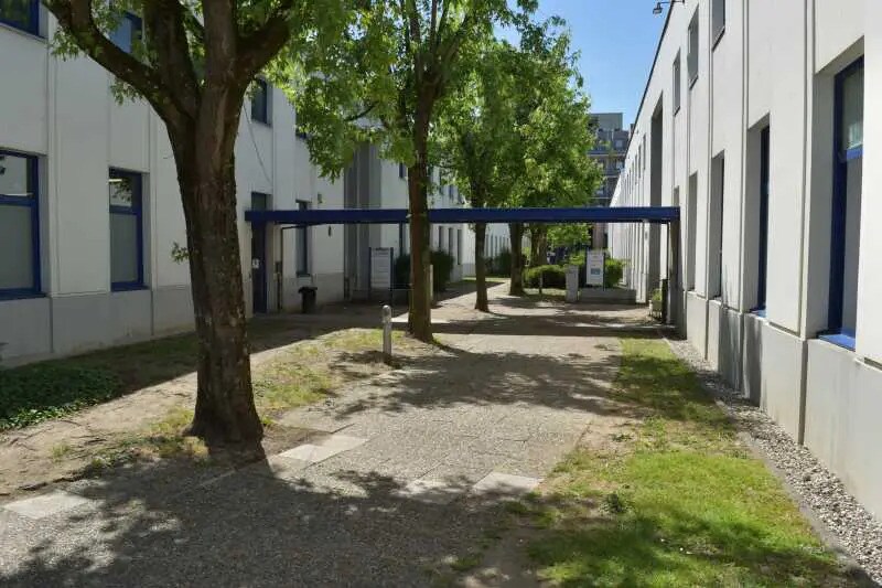 Office in Villeurbanne for lease Building Photo- Image 1 of 9