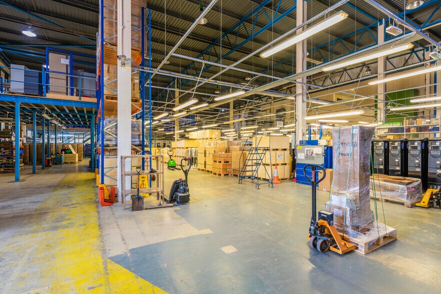 Westmead Dr, Swindon à vendre - Photo intérieure - Image 3 de 10