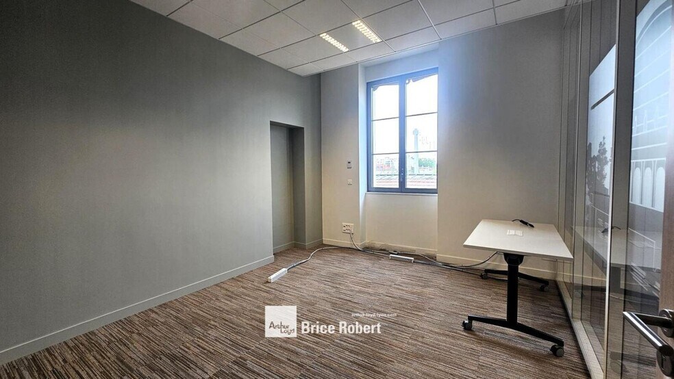 10 Cours De Verdun Rambaud, Lyon for lease - Interior Photo - Image 3 of 8