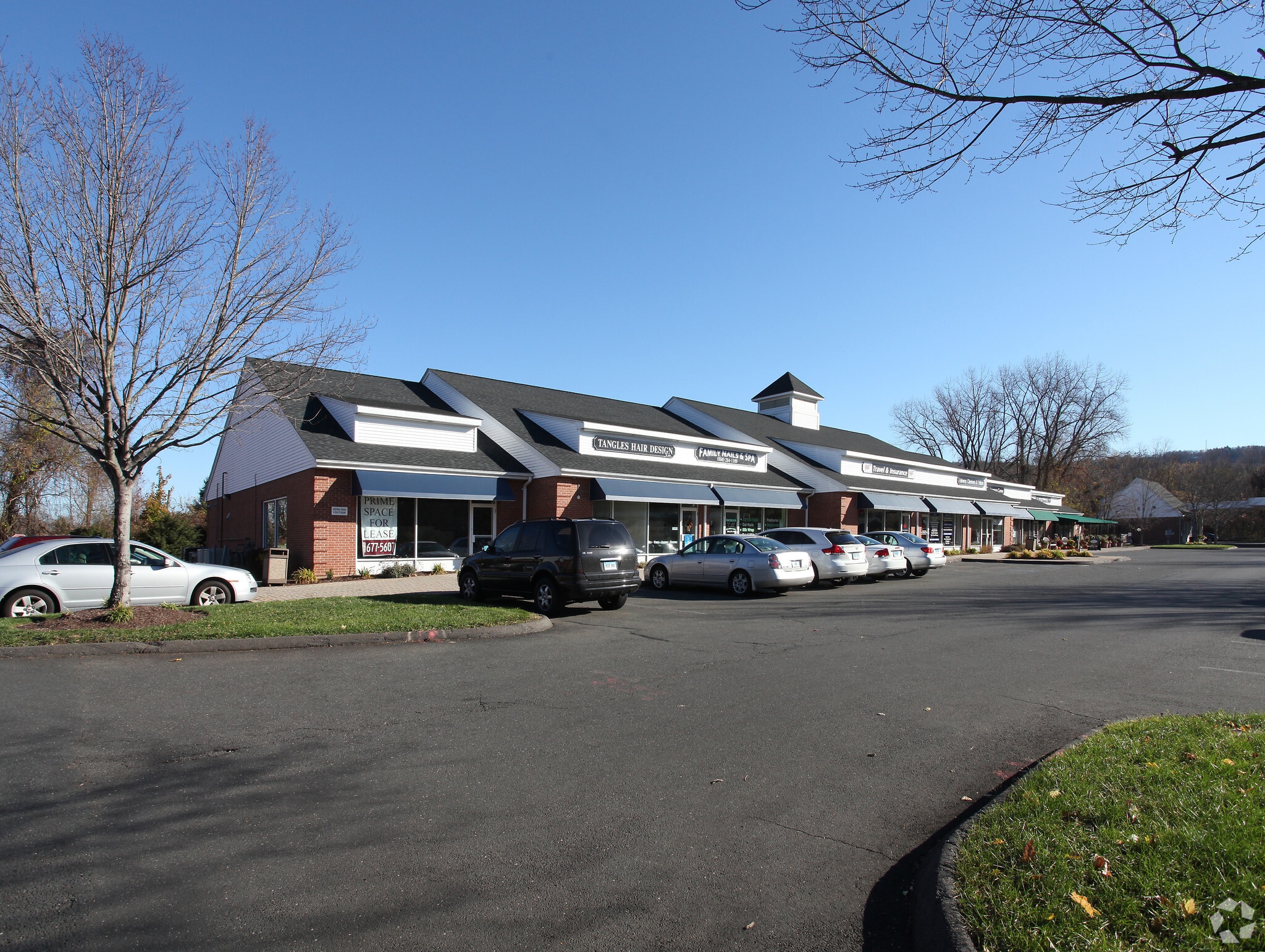 70 E Main St, Avon, CT for sale Primary Photo- Image 1 of 1