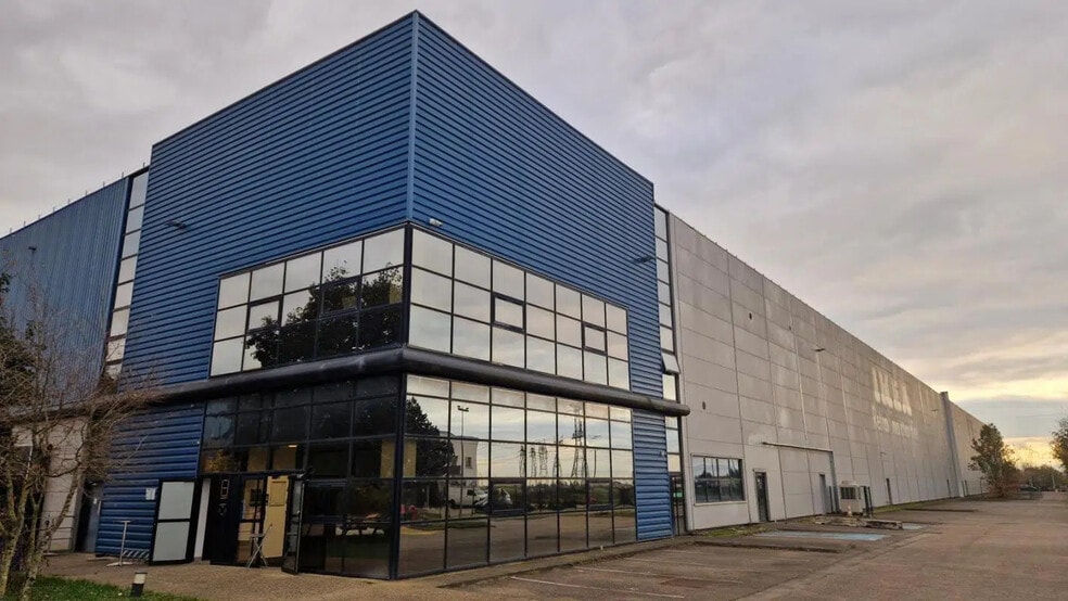 Rue Pasteur, Toussieu for lease - Building Photo - Image 2 of 5