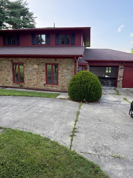 11502 E Thompson Rd, Indianapolis, IN à vendre - Photo du bâtiment - Image 2 de 20
