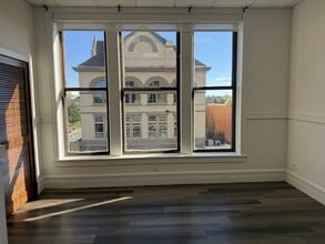 3 W Garden St, Pensacola, FL for lease Interior Photo- Image 2 of 5