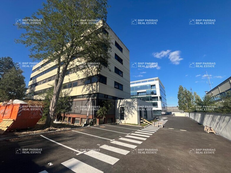 5 Bis Rue Jean Mermoz, Évry-Courcouronnes à louer - Photo du bâtiment - Image 2 de 21