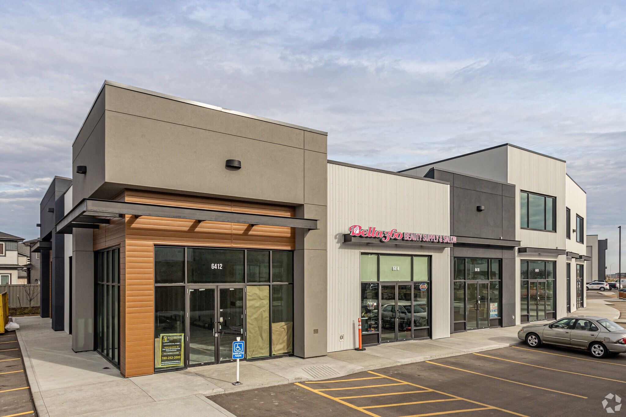 1 Chappelle Vis, Edmonton, AB à vendre Photo du bâtiment- Image 1 de 5