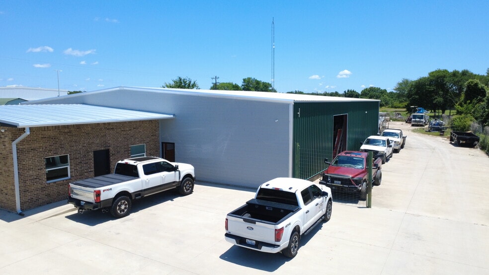 7139 Old Hearne Rd, Hearne, TX for sale - Building Photo - Image 2 of 2