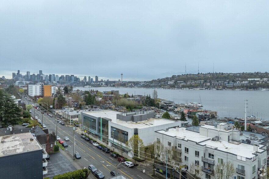 2701 Eastlake Ave E, Seattle, WA à louer - Aérien - Image 3 de 5