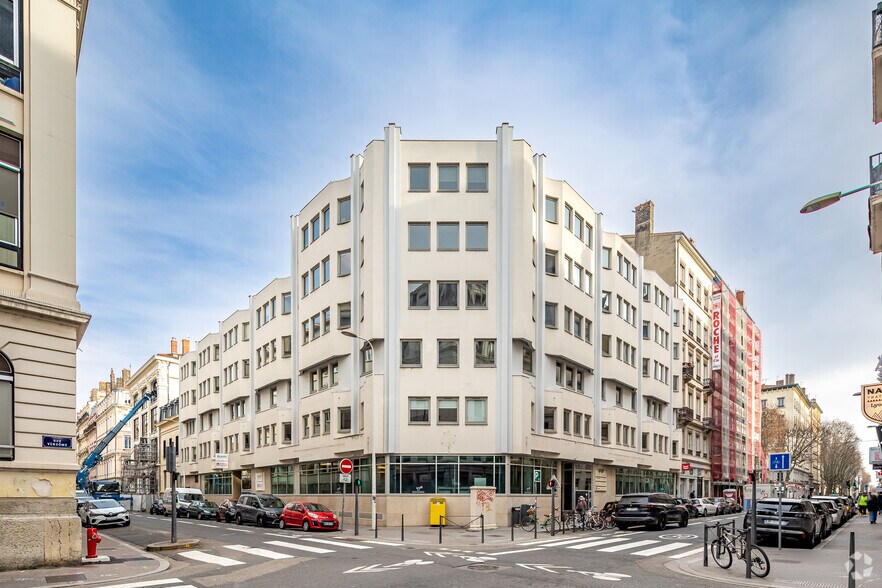 Office in Lyon for lease - Primary Photo - Image 1 of 4