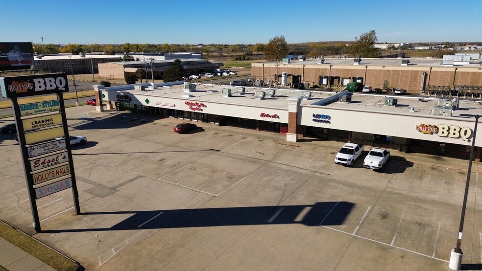 1011-1045 S Meridian Ave, Oklahoma City, OK for lease - Aerial - Image 2 of 6
