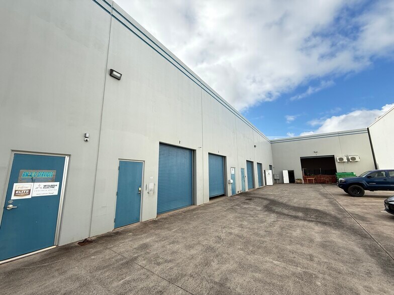 94-344 Ukee St, Waipahu, HI à louer - Photo du bâtiment - Image 3 de 3