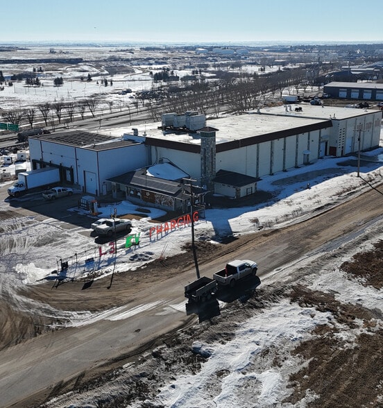 1605 Caribou St E, Moose Jaw, SK for sale - Primary Photo - Image 1 of 14