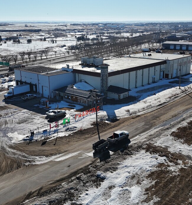 Plus de détails pour 1605 Caribou St E, Moose Jaw, SK - Industriel à vendre