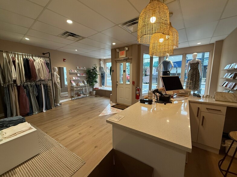 2 E Main St, Ramsey, NJ for lease - Interior Photo - Image 2 of 7