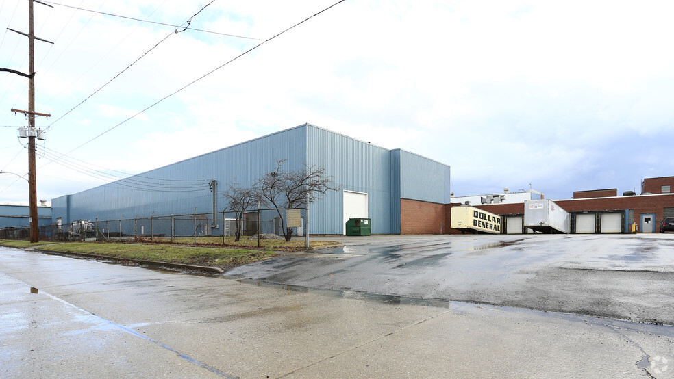 1052 Mahoning Ave, Warren, OH for lease - Building Photo - Image 3 of 8