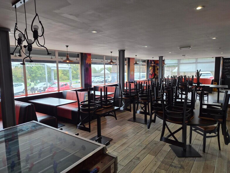 London Rd, Hurst Green à louer - Photo du bâtiment - Image 3 de 12