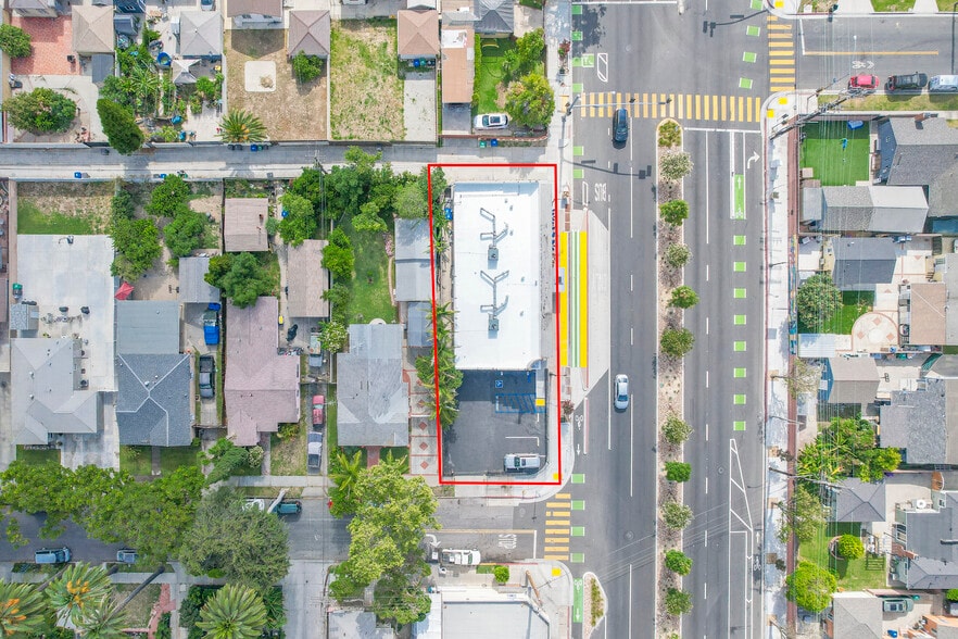 801 E Artesia Blvd, Long Beach, CA à vendre - Photo du bâtiment - Image 2 de 10