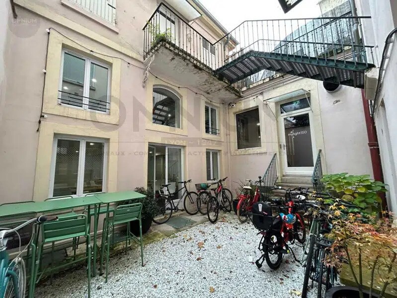 Bureau dans Lyon à louer Photo du bâtiment- Image 1 de 14