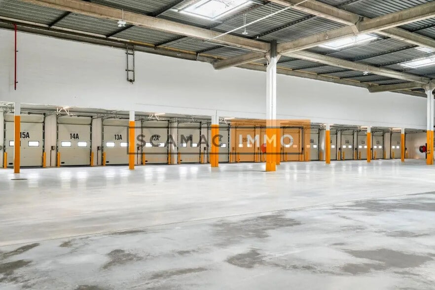 Industrial in Trappes for lease - Building Photo - Image 3 of 8