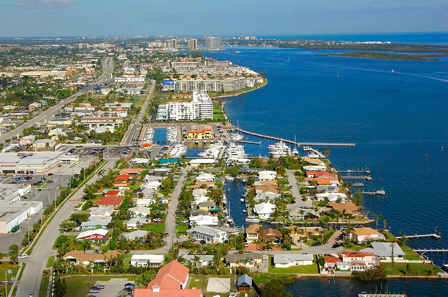 612 N Federal Hwy, Lake Park, FL à vendre - Photo principale - Image 1 de 1