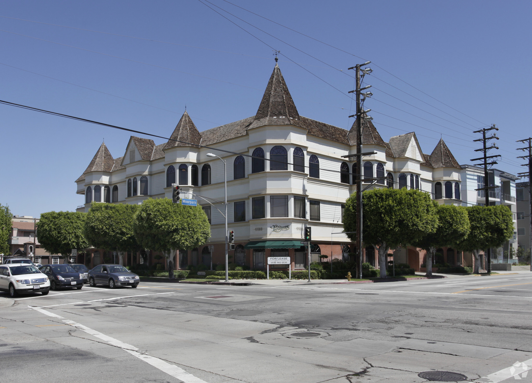 4400 Coldwater Canyon Ave, Studio City, CA for lease Primary Photo- Image 1 of 7