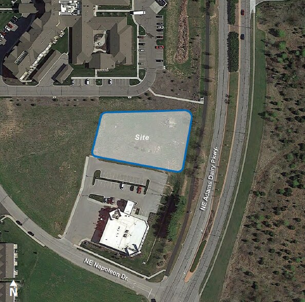 Adams Dairy Pky, Blue Springs, MO à vendre - Photo du bâtiment - Image 2 de 2