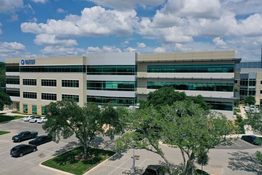 19122 N US Highway 281, San Antonio, TX for lease - Building Photo - Image 2 of 33