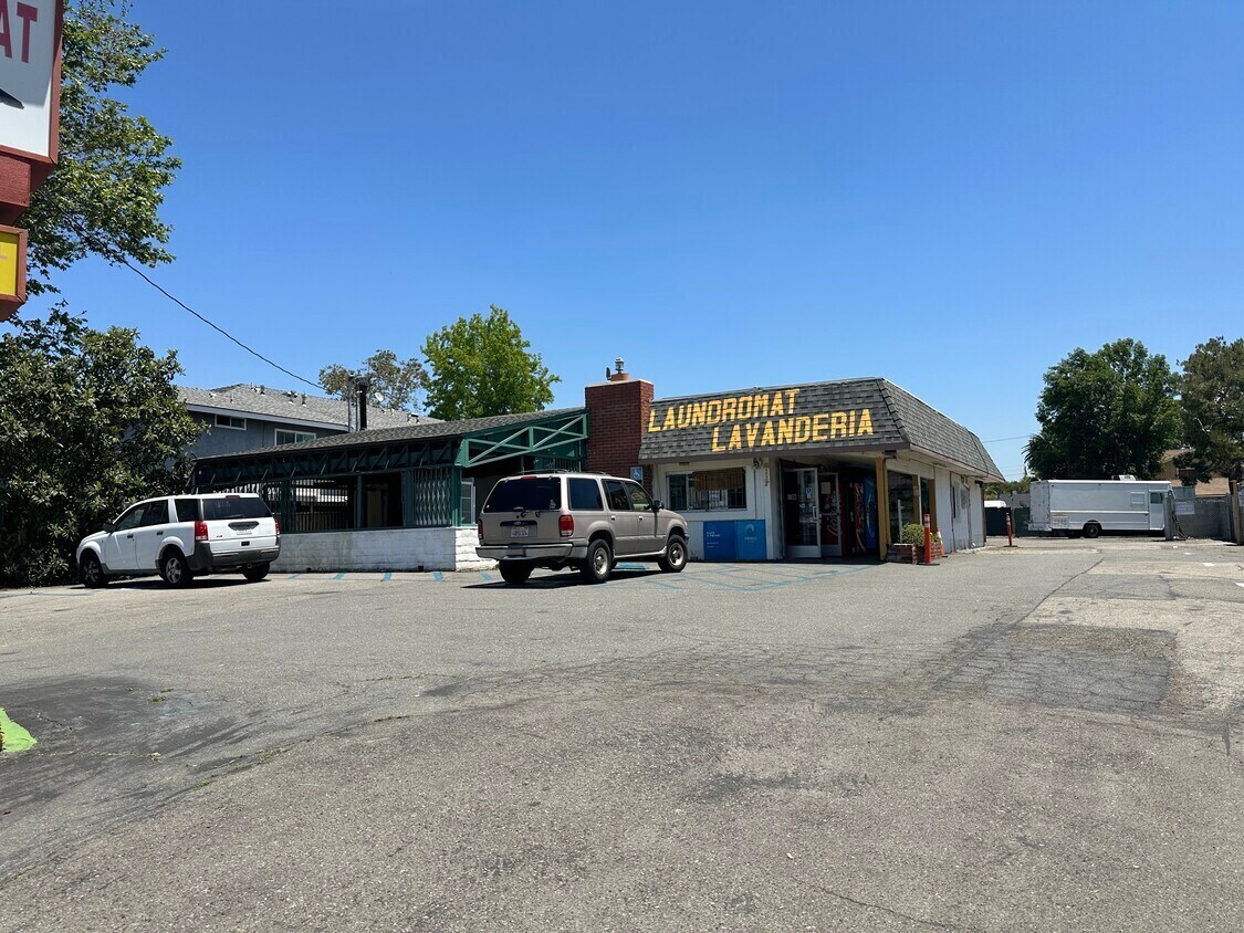 2117 N Orange Olive Rd, Orange, CA à vendre Photo principale- Image 1 de 4