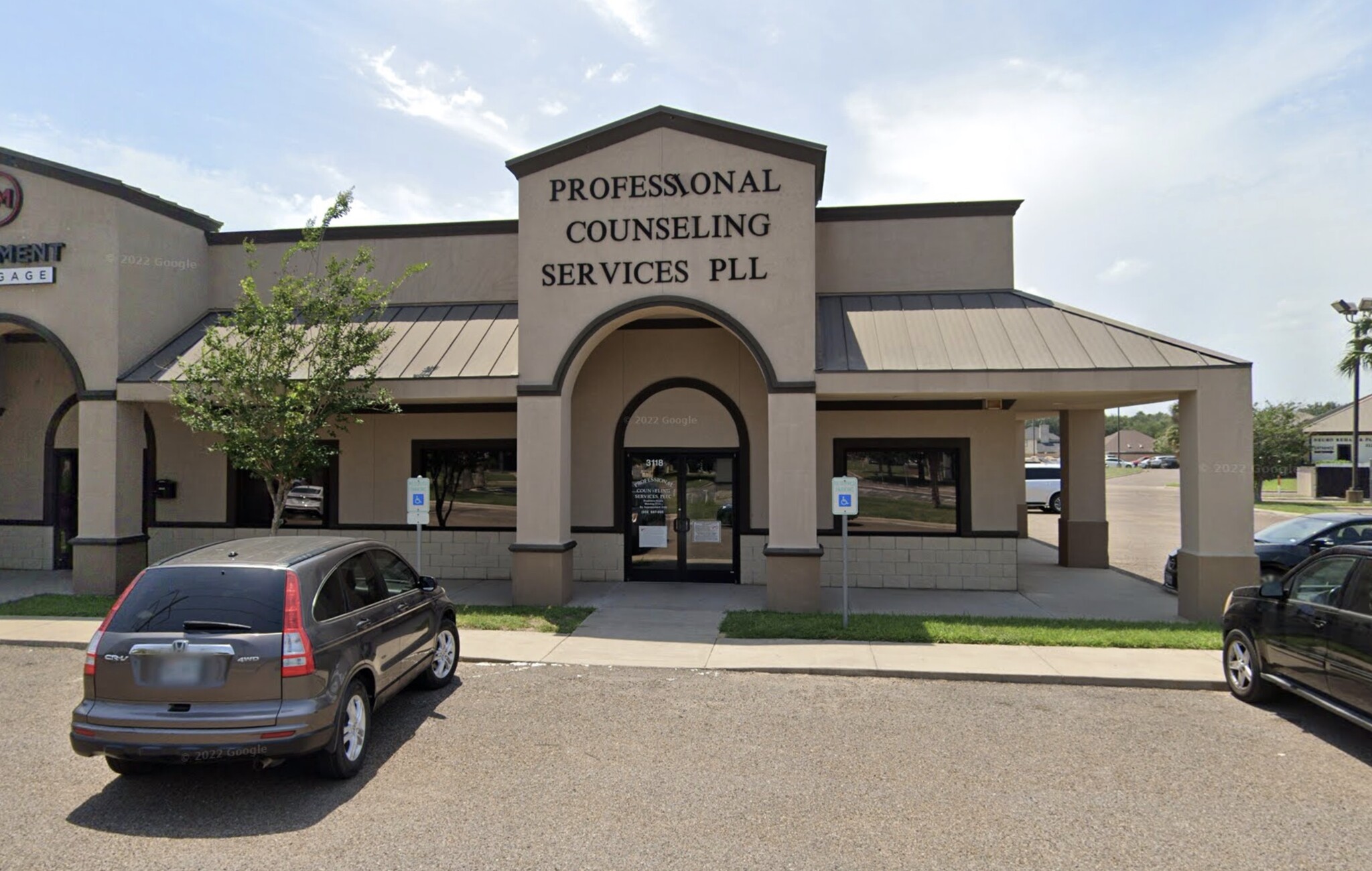 3118-3122 Center Pointe Dr, Edinburg, TX for lease Building Photo- Image 1 of 8