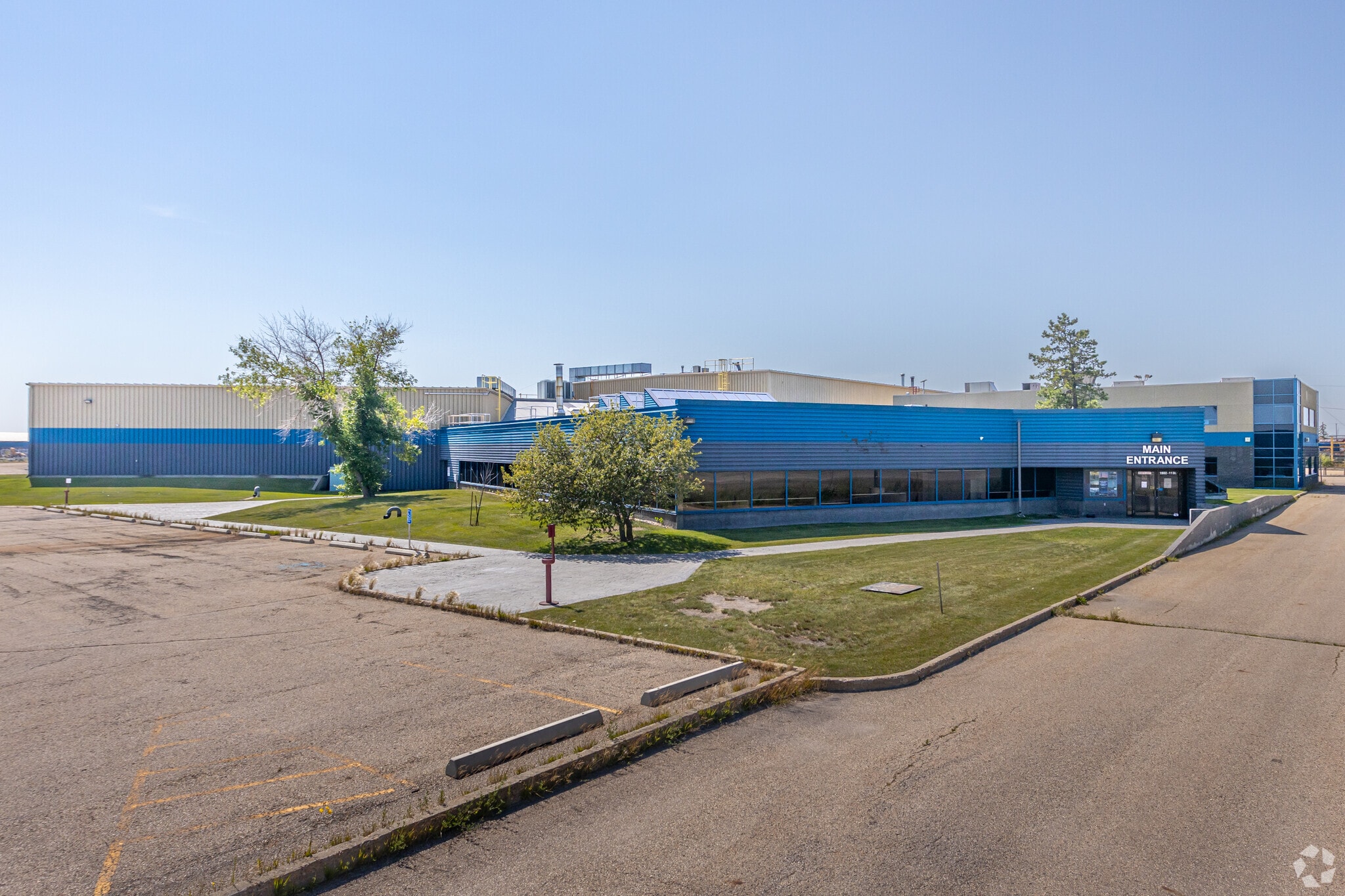 1802 11 St, Nisku, AB for sale Primary Photo- Image 1 of 4