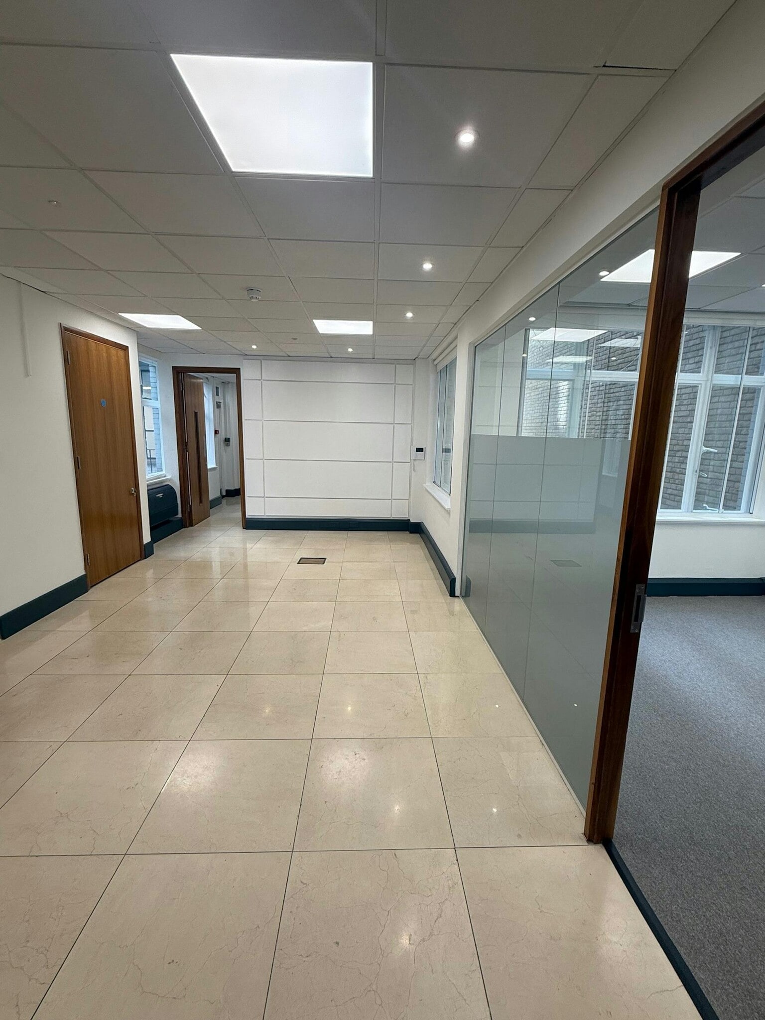 31-32 St James's St, London for lease Interior Photo- Image 1 of 3