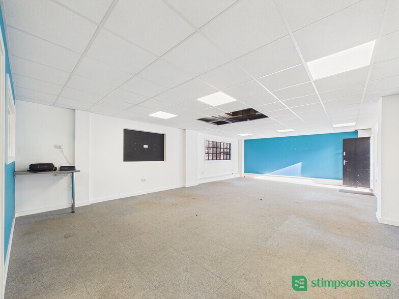 New Mill End, Luton à louer - Photo du bâtiment - Image 3 de 8