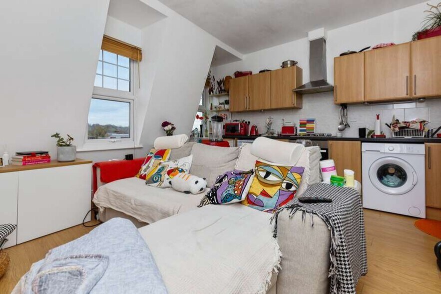 61-63 Tottenham Ln, Londres à vendre - Photo du bâtiment - Image 3 de 9