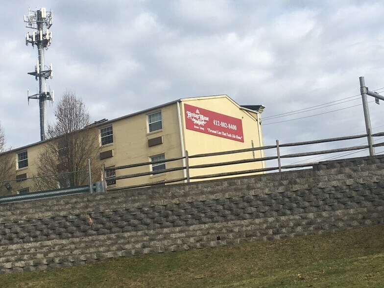 4220 Saw Mill Run Blvd, Pittsburgh, PA à vendre - Photo du bâtiment - Image 2 de 28