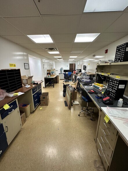 50A Northwestern Dr, Salem, NH à vendre - Photo intérieure - Image 3 de 7