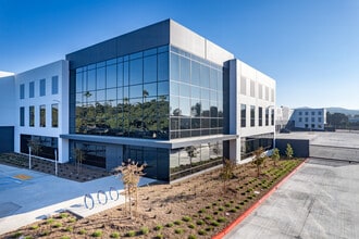 1 Banting, Irvine, CA for lease Interior Photo- Image 2 of 4