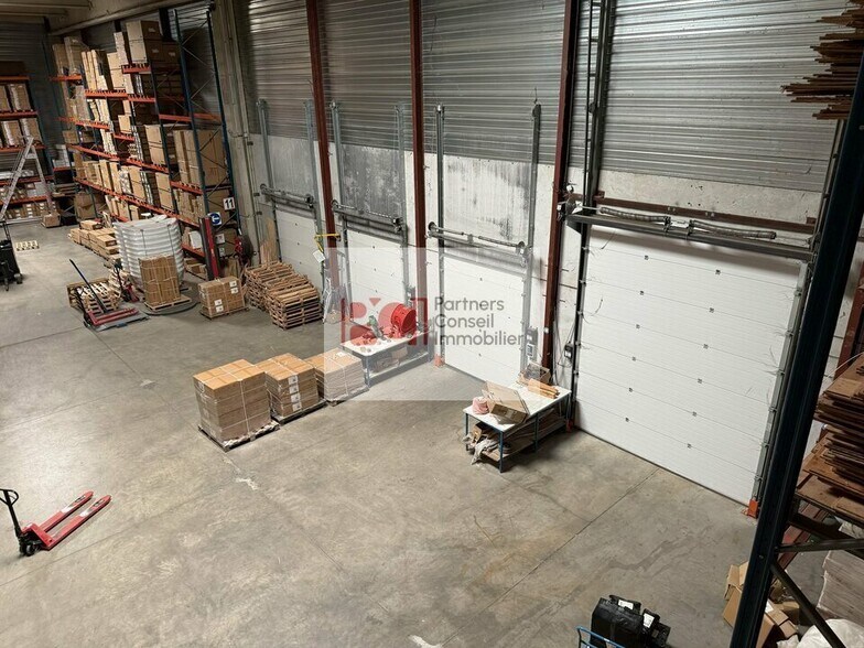 Flex in Nîmes for lease - Building Photo - Image 3 of 3