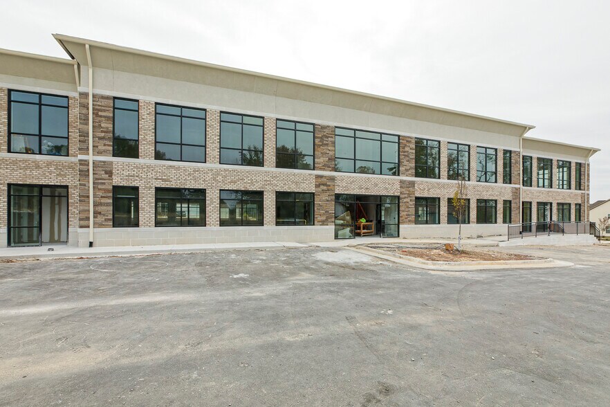 500 Wayland Grove Ln, Apex, NC à louer - Photo du bâtiment - Image 2 de 8