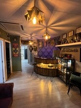 Retail in Olesa de Montserrat, Barcelona for lease Interior Photo- Image 2 of 10
