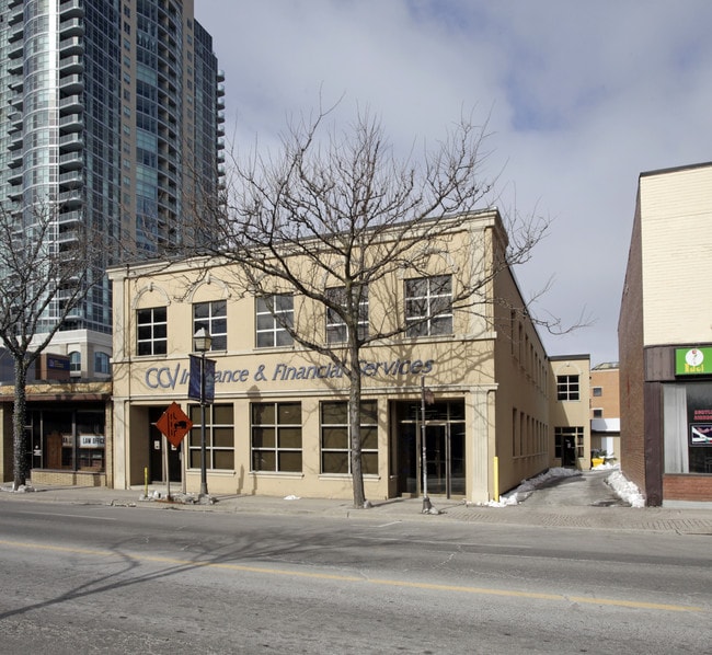 More details for 32 Queen St W, Brampton, ON - Office, Retail for Lease