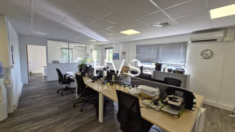 Office in Vitrolles for lease Interior Photo- Image 1 of 6