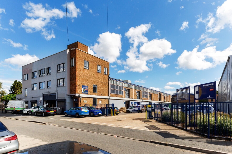 Bond Rd, Mitcham for lease - Building Photo - Image 2 of 6