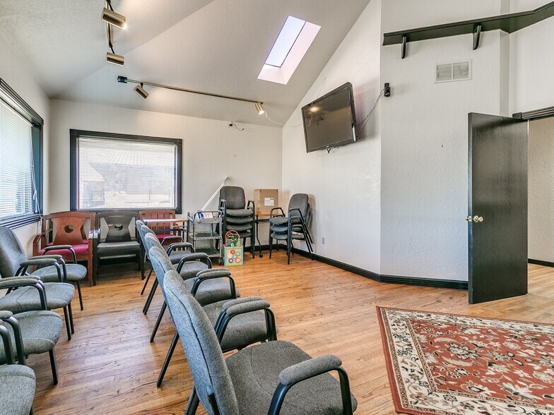 2124 S Shadowlake, Oklahoma City, OK à vendre - Hall d’entrée - Image 2 de 38
