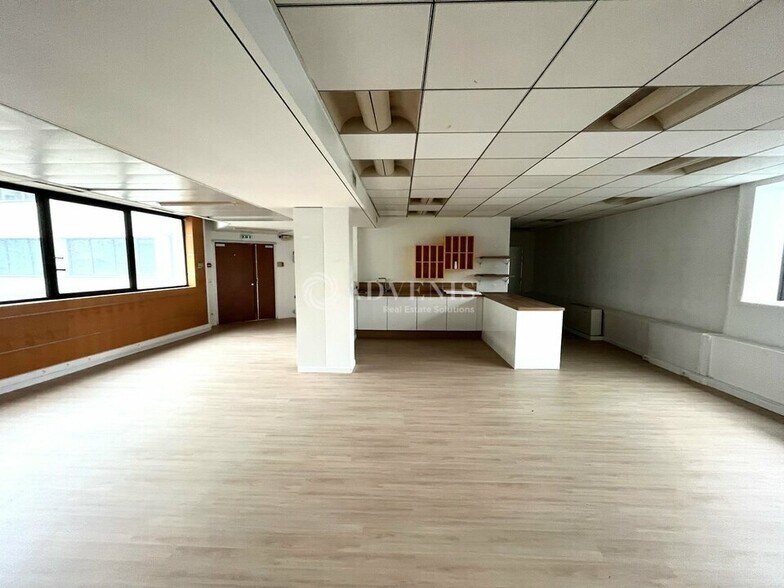 Office in Nogent-sur-Marne for lease - Interior Photo - Image 2 of 11
