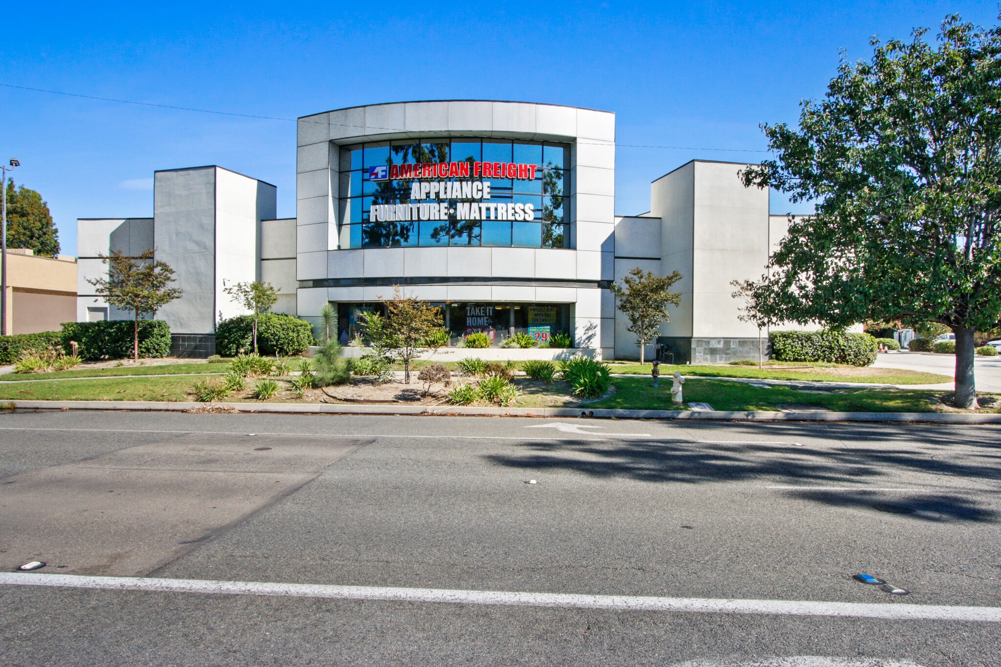 18714 S Gridley Rd, Cerritos, CA à louer Photo du bâtiment- Image 1 de 8