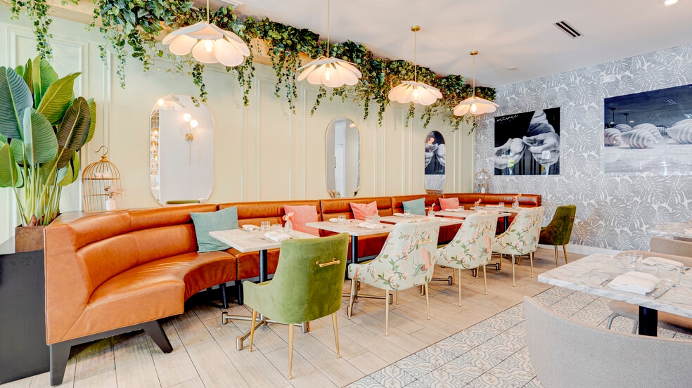 2516-2526 Ponce De Leon Blvd, Coral Gables, FL for lease - Building Photo - Image 2 of 9